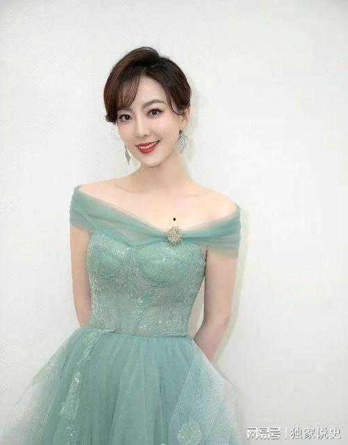 女大学生娱乐圈吃瓜